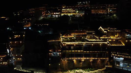 航拍湖南湘西芙蓉镇夜景视频的预览图