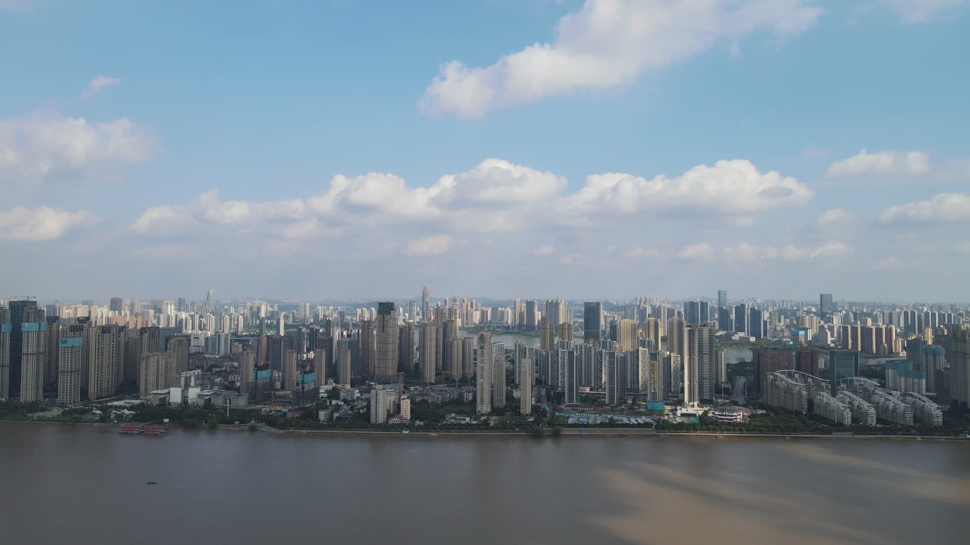 湖北武汉城市天际线高楼建筑航拍视频的预览图