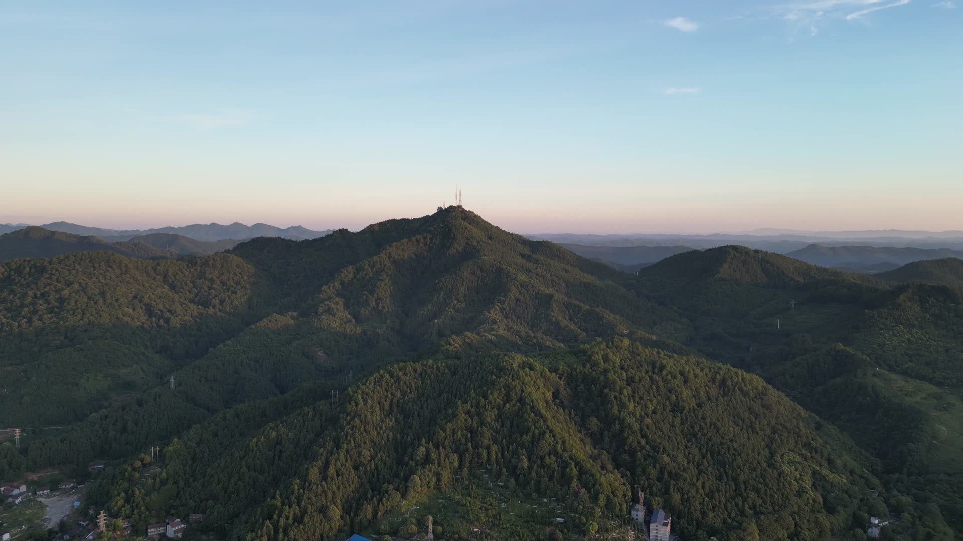 航拍湖南怀化中坡山国家森林公园视频的预览图