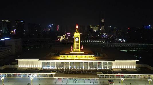 长沙火车站夜景灯光航拍视频的预览图