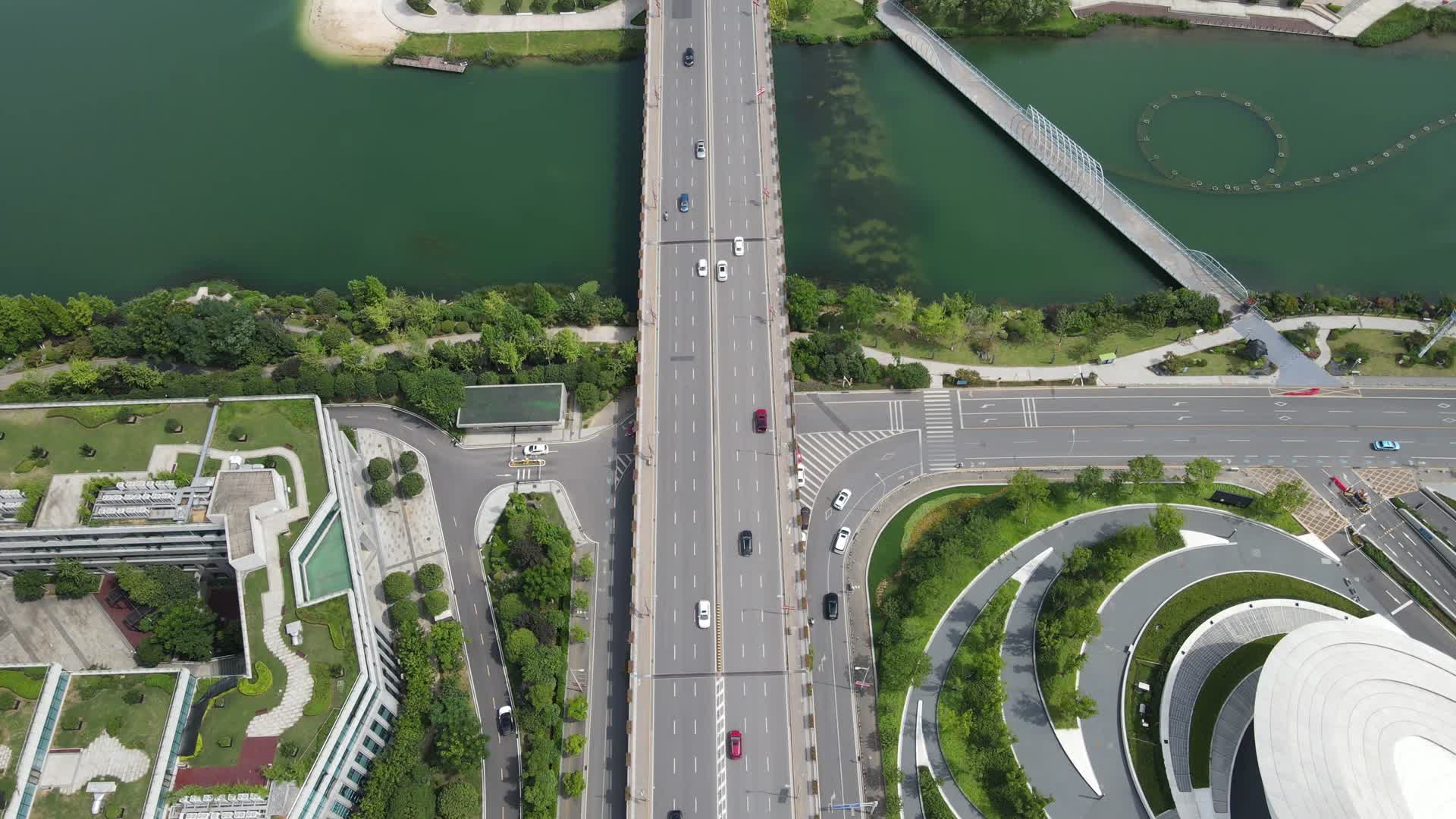 福建漳州城市交通航拍视频的预览图