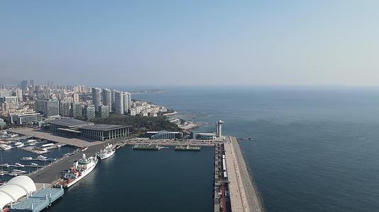 青岛城市风光海岸线航拍视频的预览图