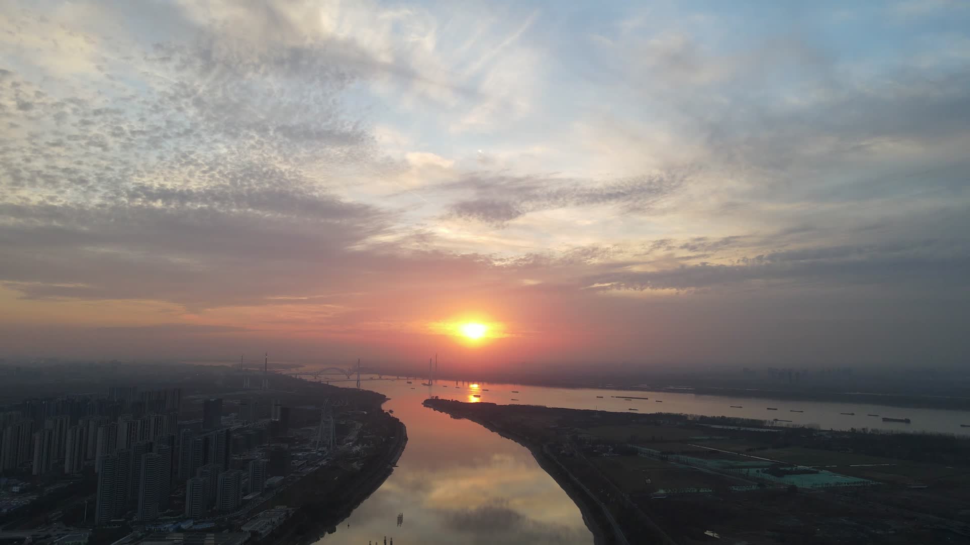 南京城市日落晚霞夕阳航拍视频的预览图