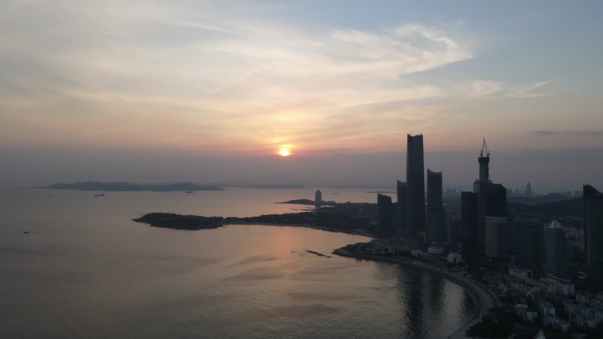 青岛城市建设高楼建筑航拍视频的预览图