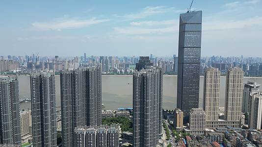 航拍湖北武汉汉口城市建设武汉CBD视频的预览图