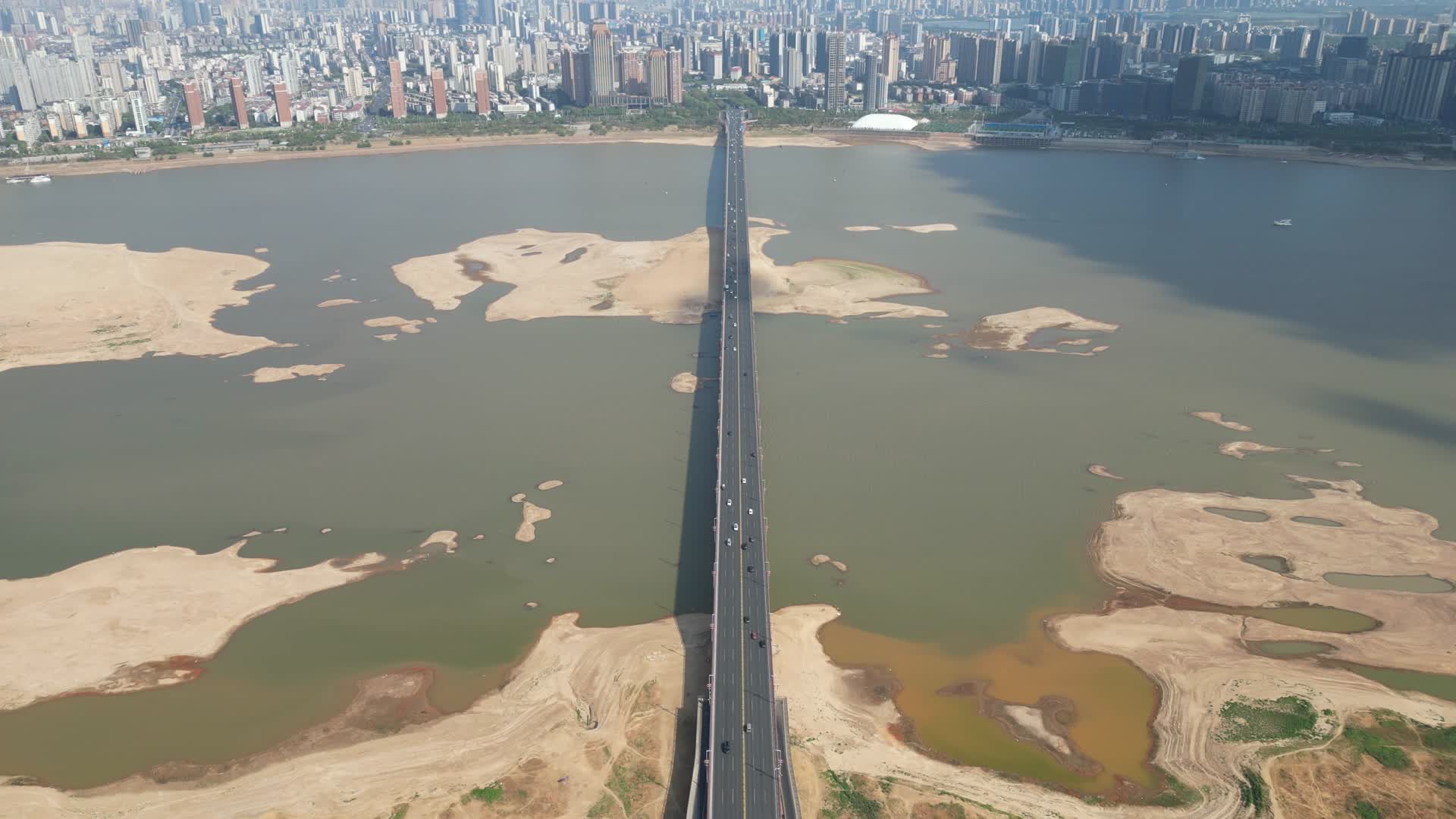 航拍江西南昌大桥视频的预览图