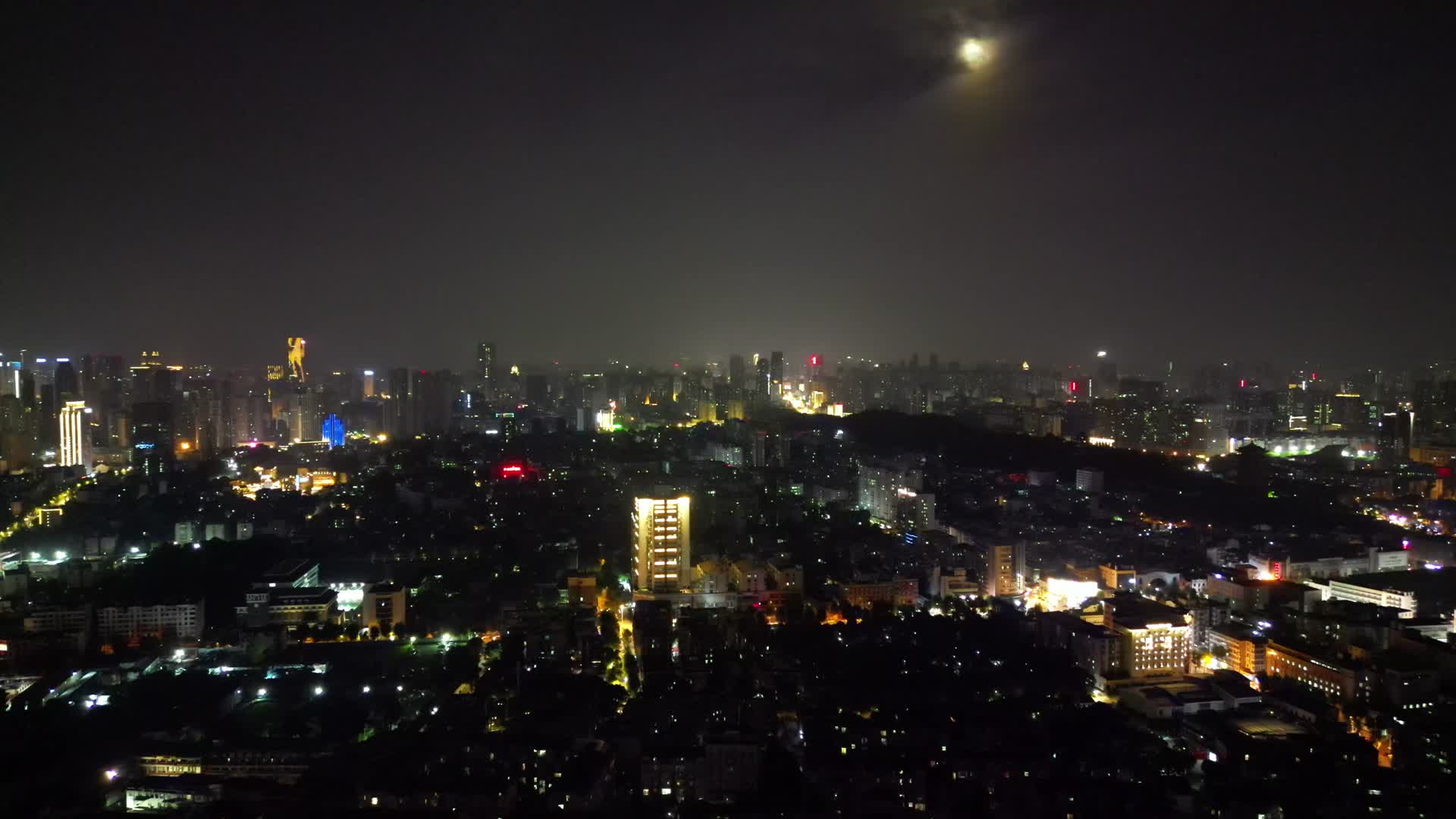 航拍湖北武汉城市夜景视频的预览图