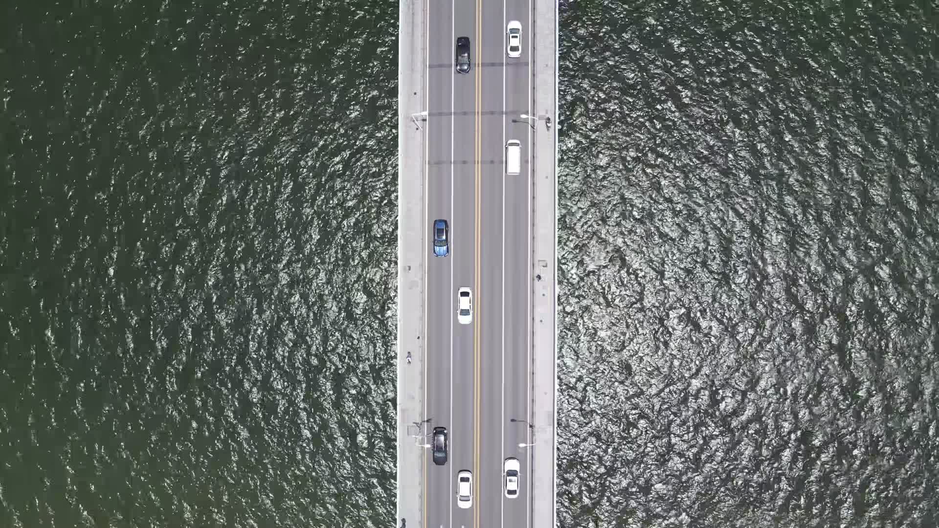 湖南长沙三汊矶大桥交通航拍视频的预览图
