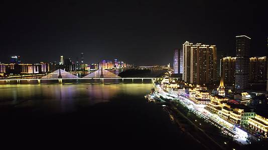 航拍湖南长沙银盆岭大桥夜景视频的预览图