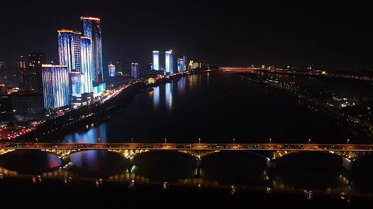 长沙湘江夜景灯光秀航拍视频的预览图