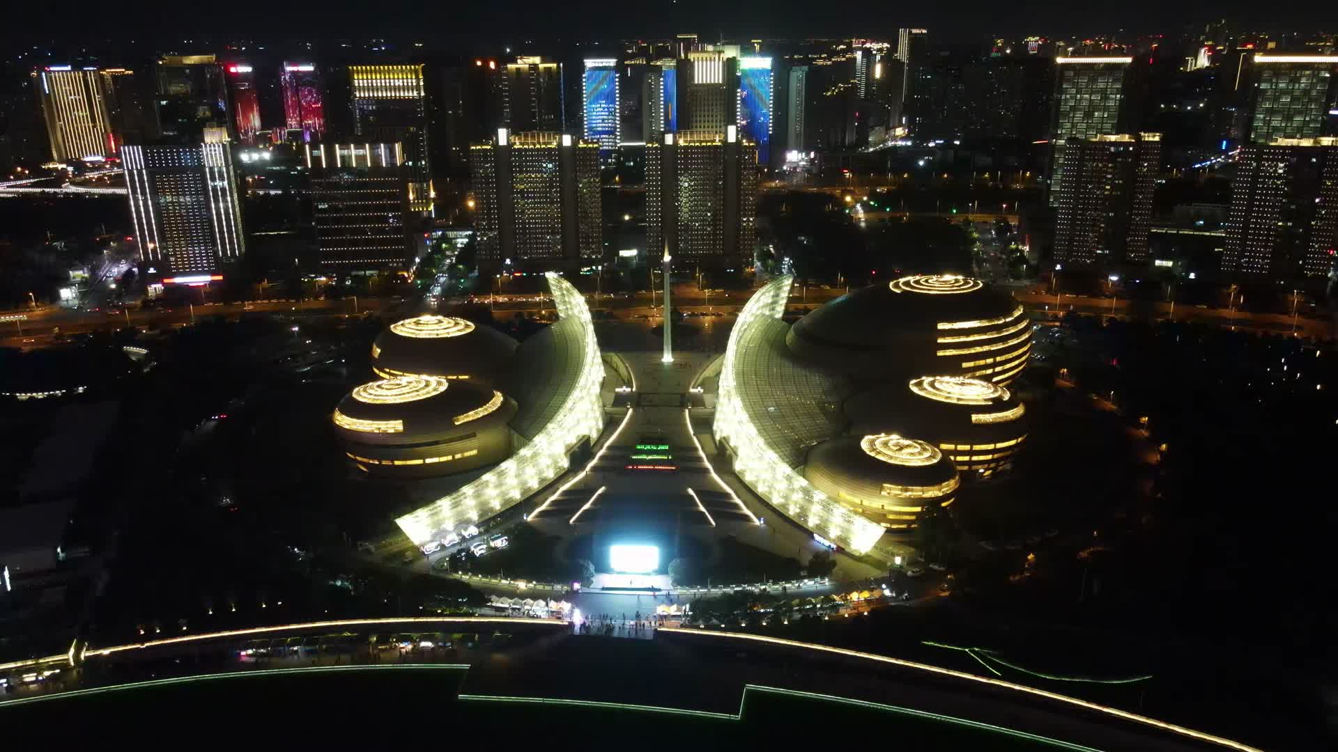 河南郑州城市夜景交通航拍视频的预览图