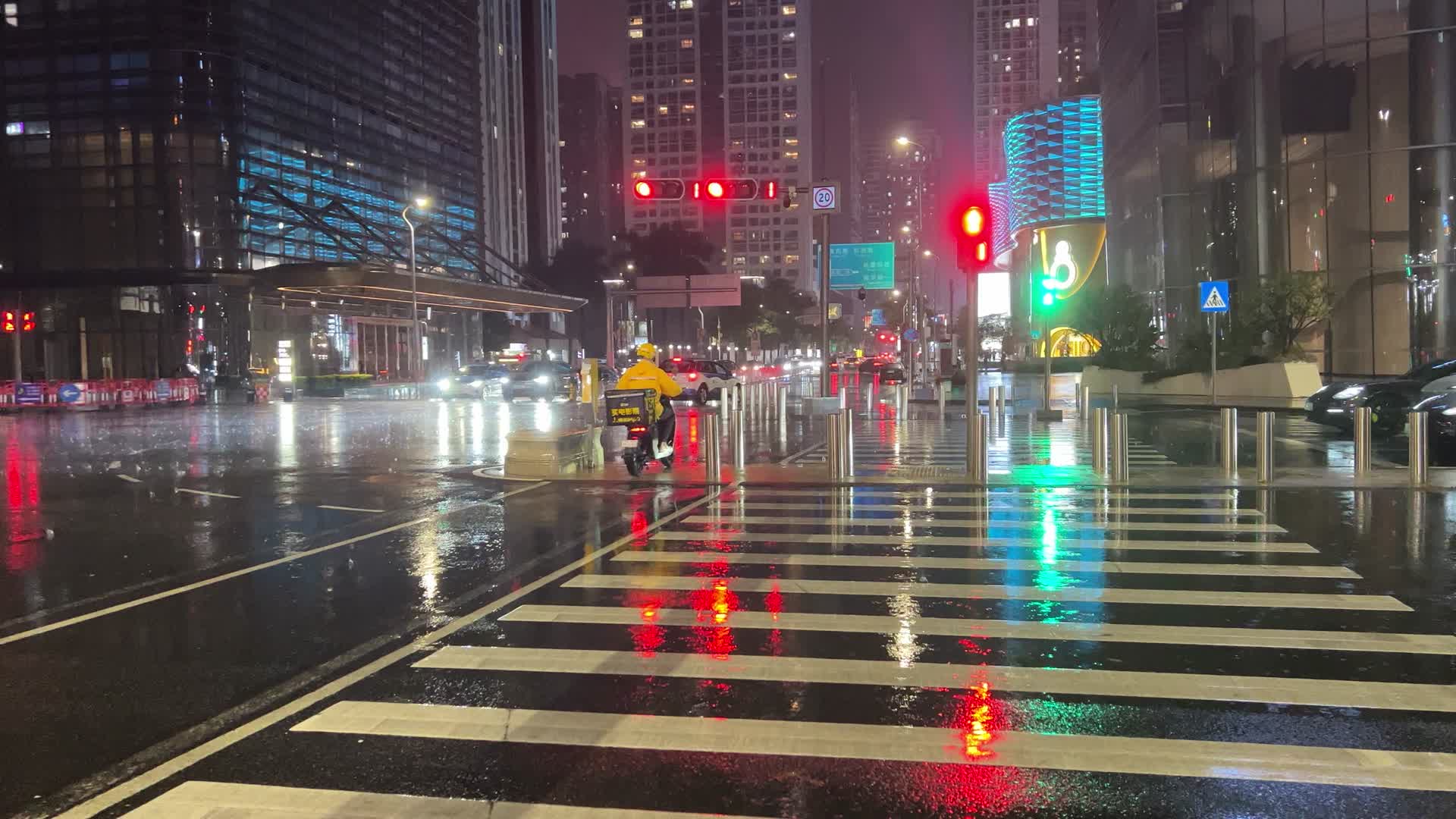 下雨的深圳视频的预览图