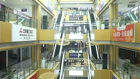 商场电梯直梯观赏楼层市场视频的预览图