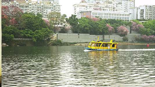 4K拍摄柳州水上公交视频的预览图