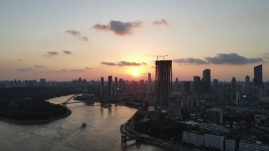 武汉城市日落晚霞夕阳航拍视频的预览图
