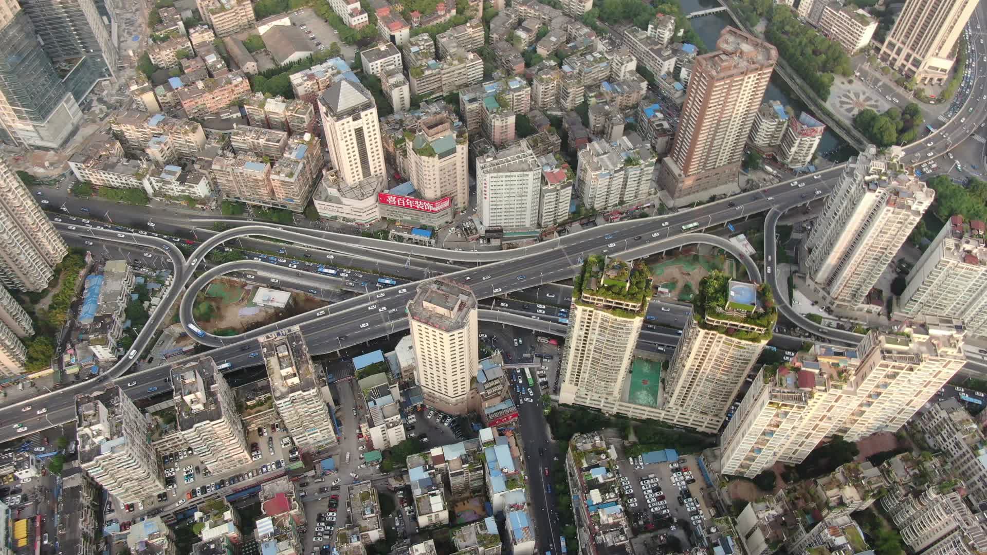 贵州贵阳城市交通航拍视频的预览图