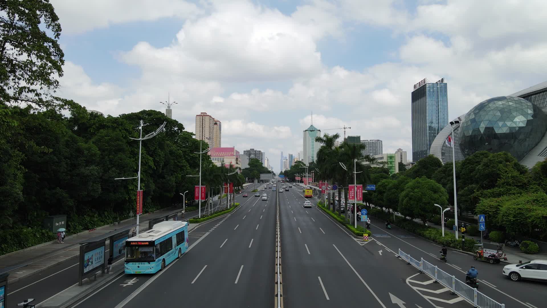 广西南宁城市交通航拍视频的预览图