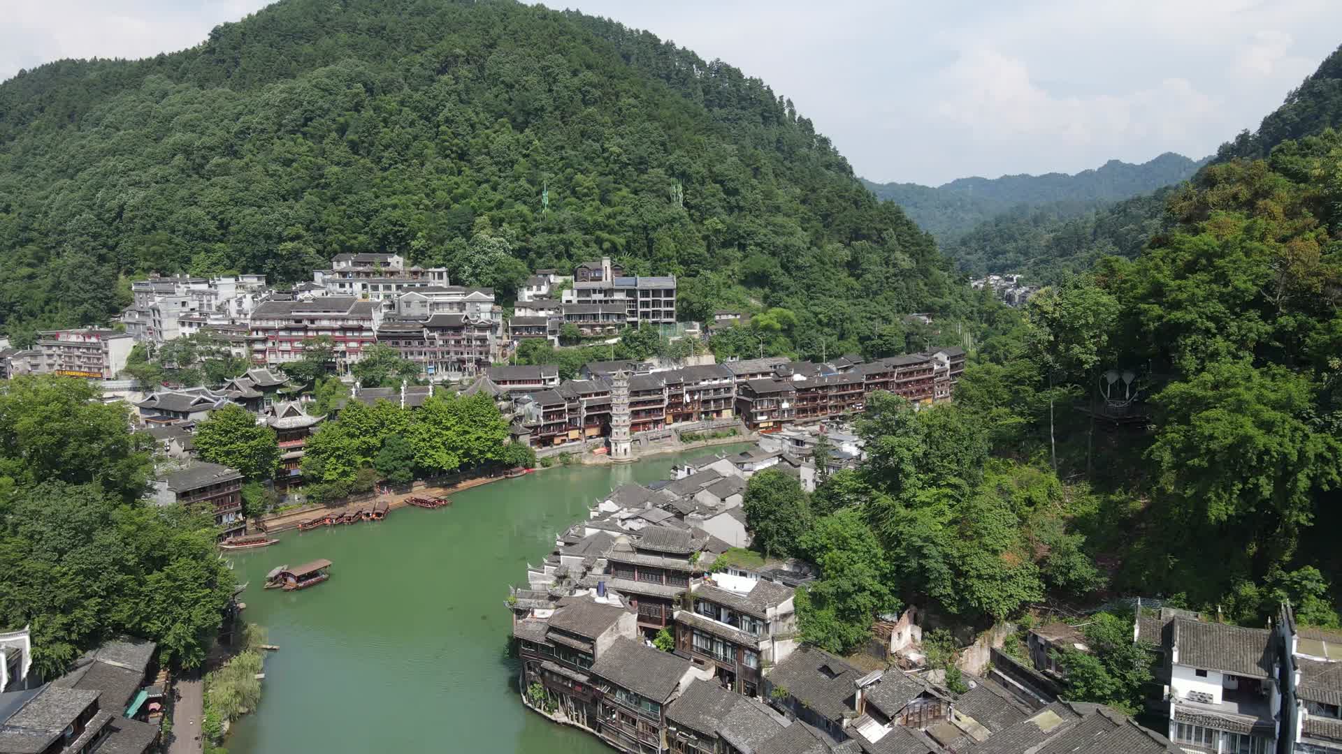 著名旅游景区湖南湘西凤凰古城航拍视频的预览图