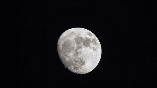 月亮夜晚明亮特写视频的预览图
