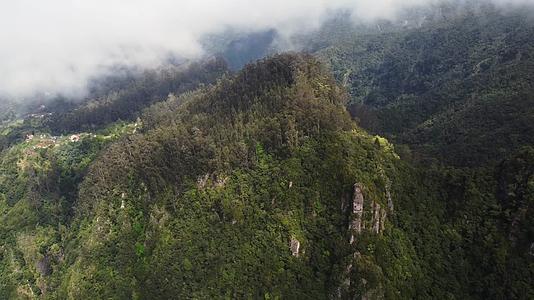 云南贵州山川森林云雾航拍视频的预览图