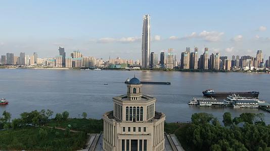武汉长江高楼建筑航拍视频的预览图