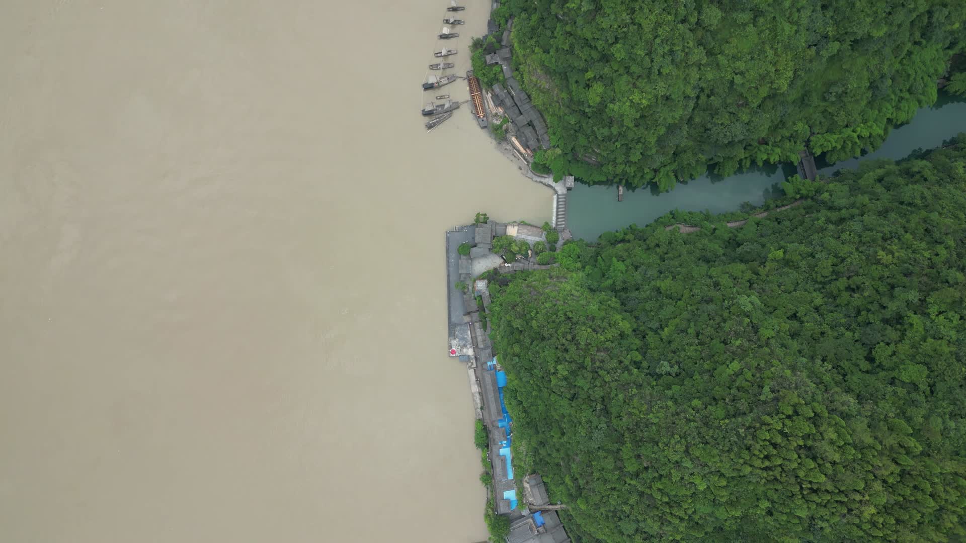 长江三峡人家5A景区航拍视频的预览图