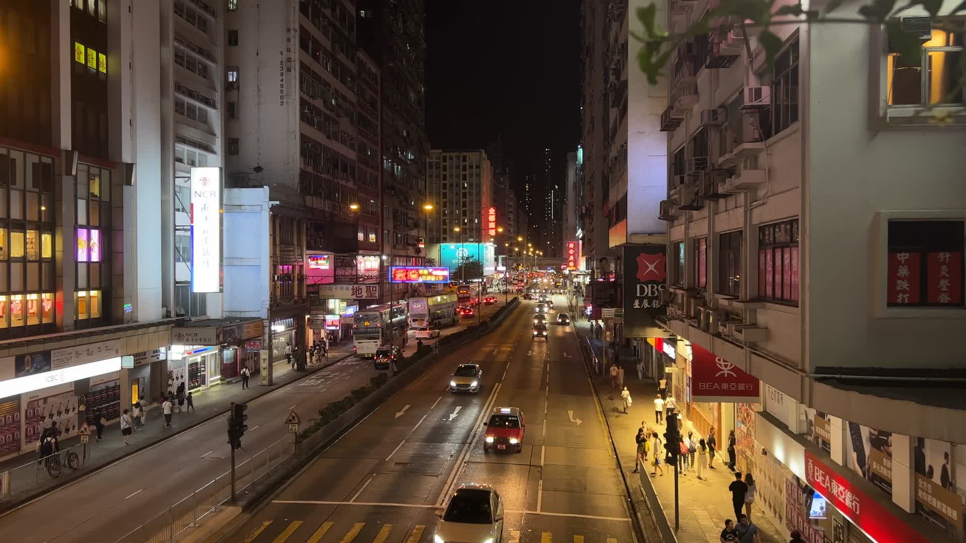 香港旺角夜景车流视频的预览图