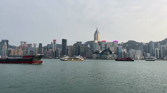 香港维港上的轮船视频的预览图