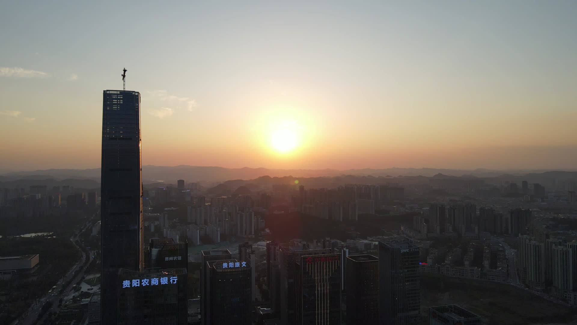 城市日落日出晚霞夕阳航拍视频的预览图