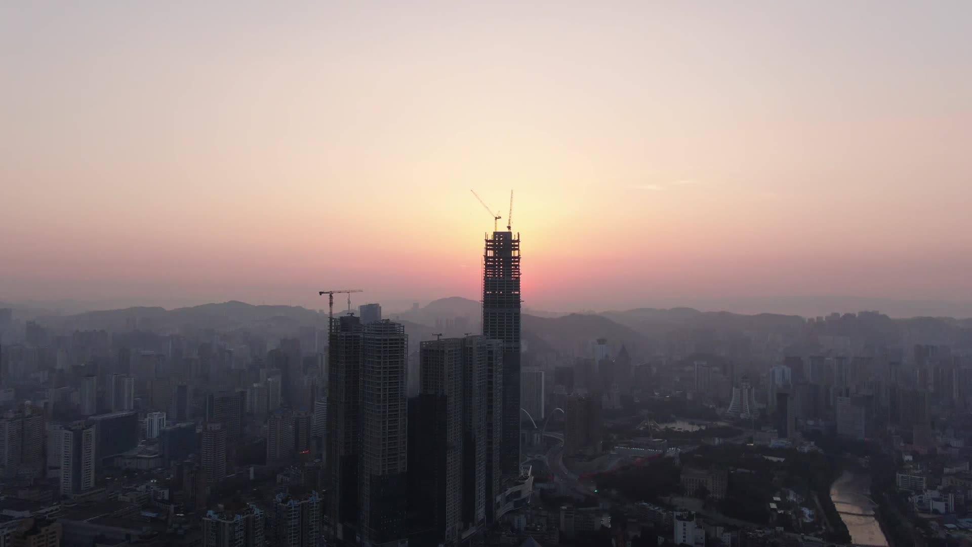 城市日落日出晚霞夕阳航拍视频的预览图
