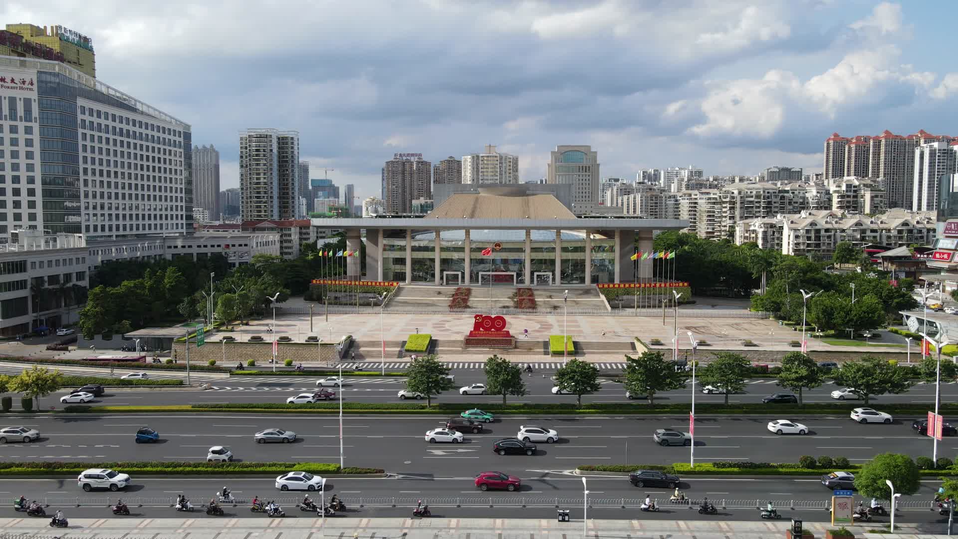 广西南宁城市天际线航拍视频的预览图