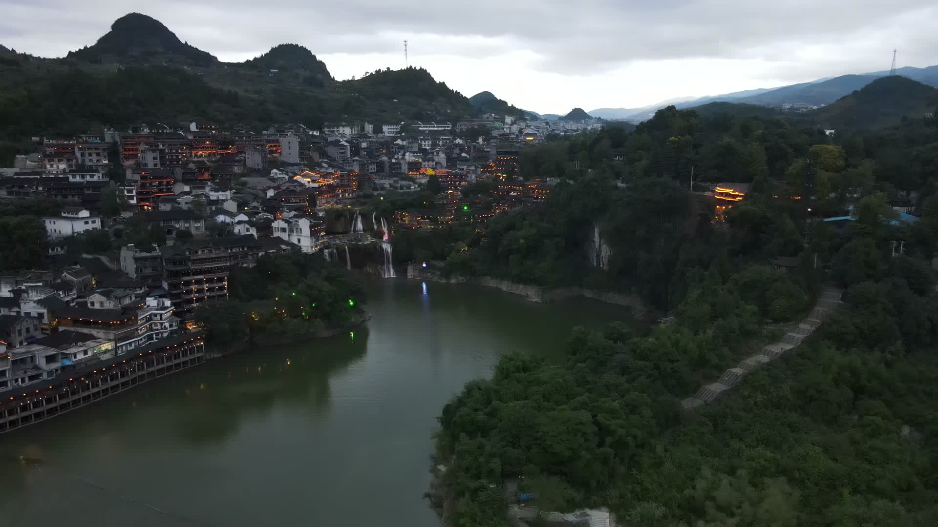湖南芙蓉镇4A景区航拍视频的预览图