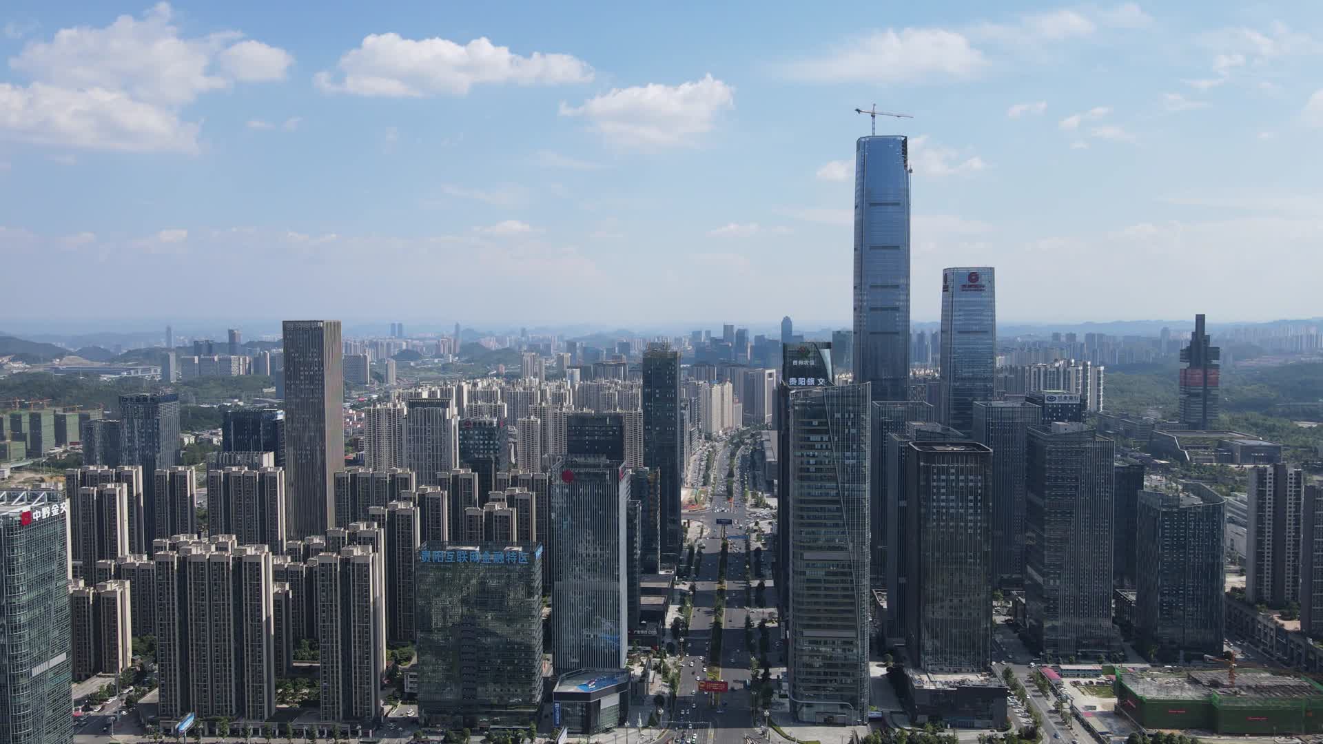 城市高楼商务建筑航拍视频的预览图