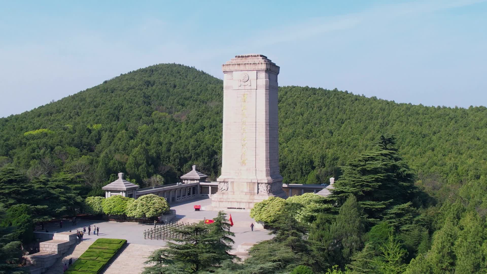 徐州淮海战役烈士纪念塔4k航拍视频的预览图