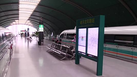 高铁车站现代轨道交通视频的预览图