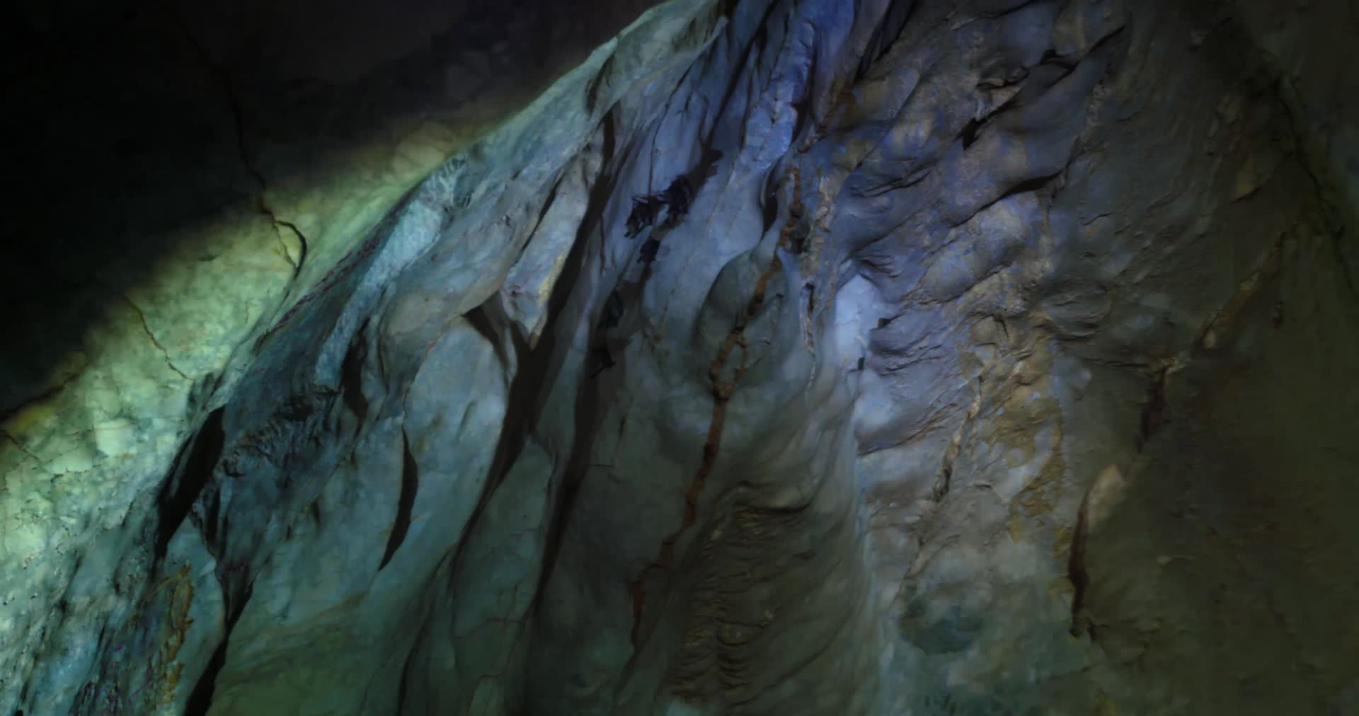 4kl1地质考察龙岩洞溶洞2视频的预览图