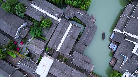 航拍江南古镇乌镇小桥流水视频的预览图
