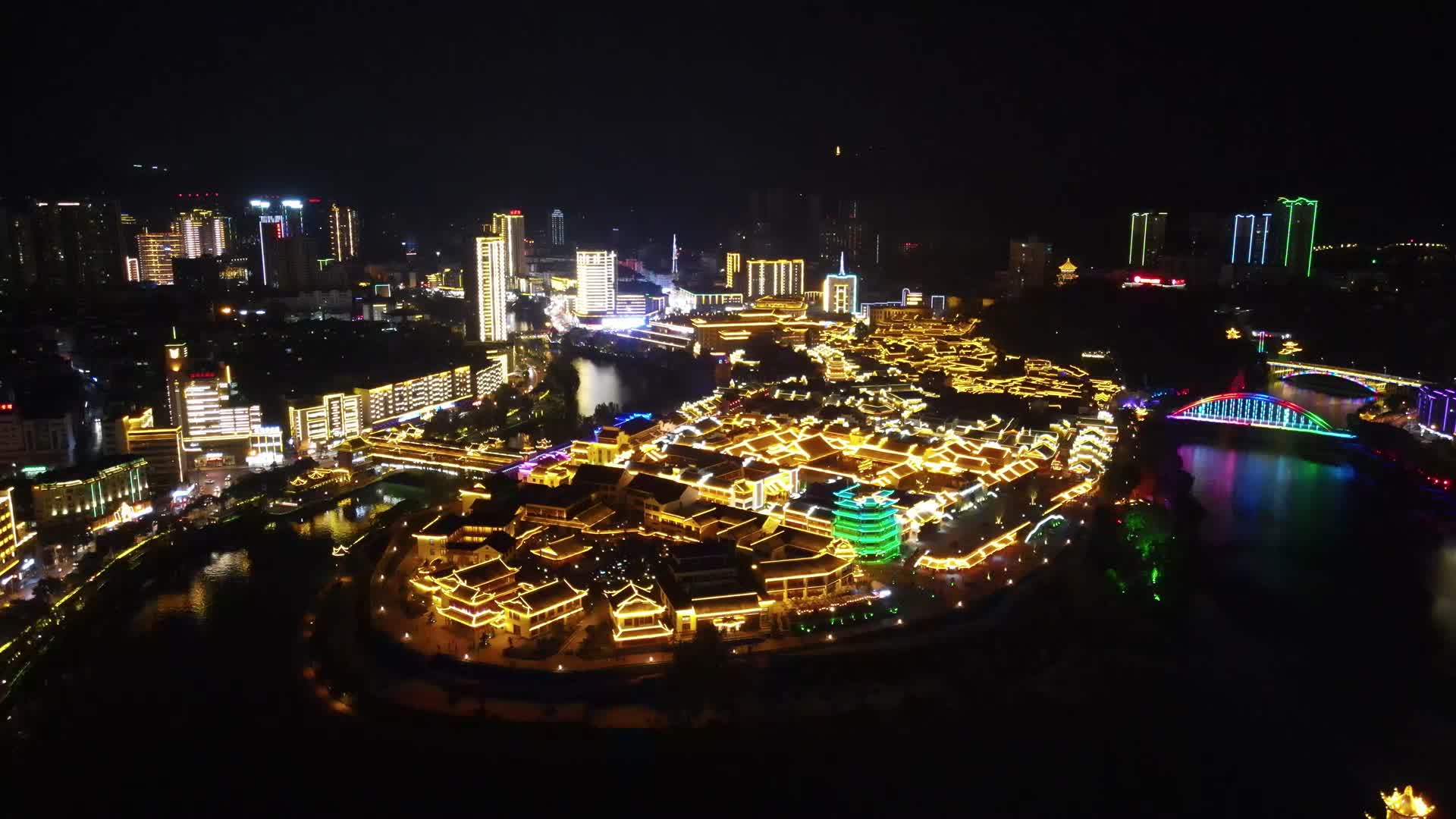 旅游景区凤凰古城夜景灯光航拍视频的预览图
