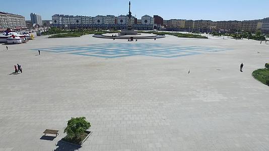 内蒙古乌兰察布四子王旗哈撒儿广场航拍视频的预览图