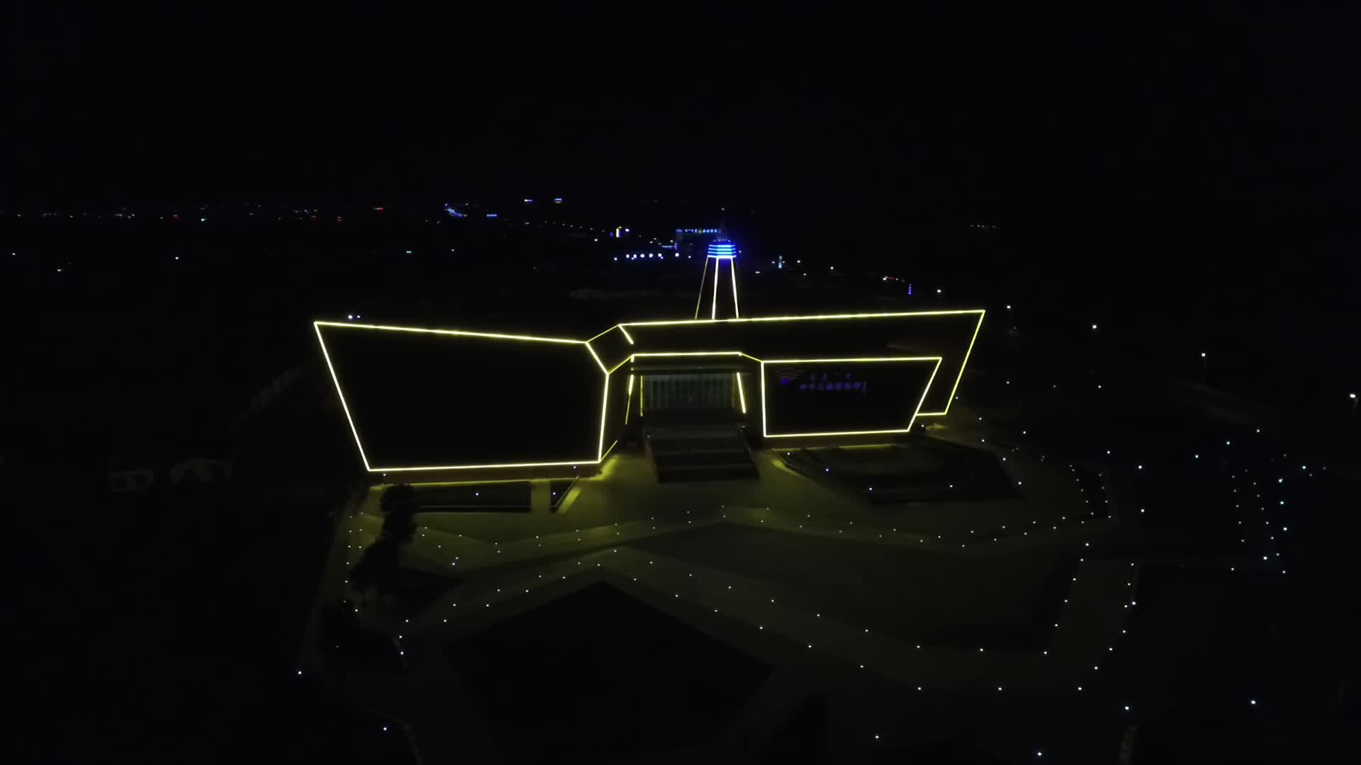 内蒙古乌兰察布四子王旗博物馆夜景航拍视频的预览图