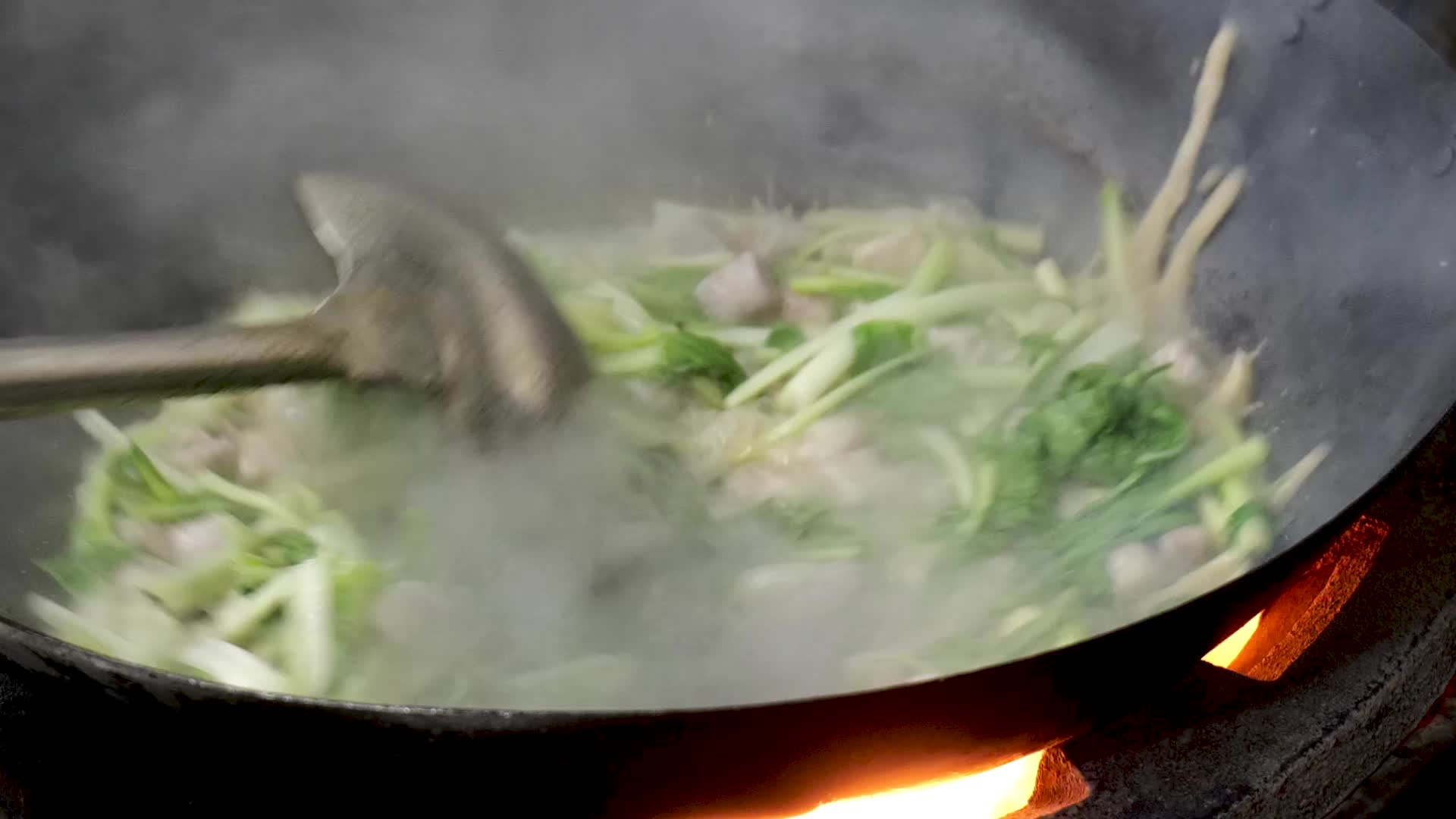 荔浦芋头焖小白菜视频的预览图