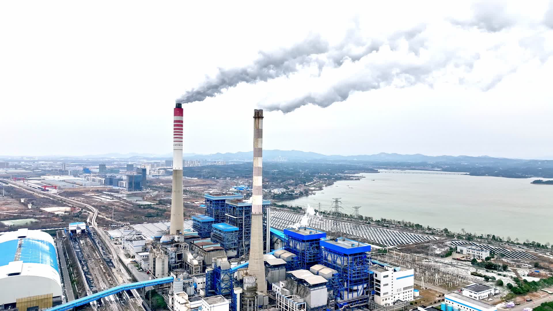 工业发电厂视频的预览图