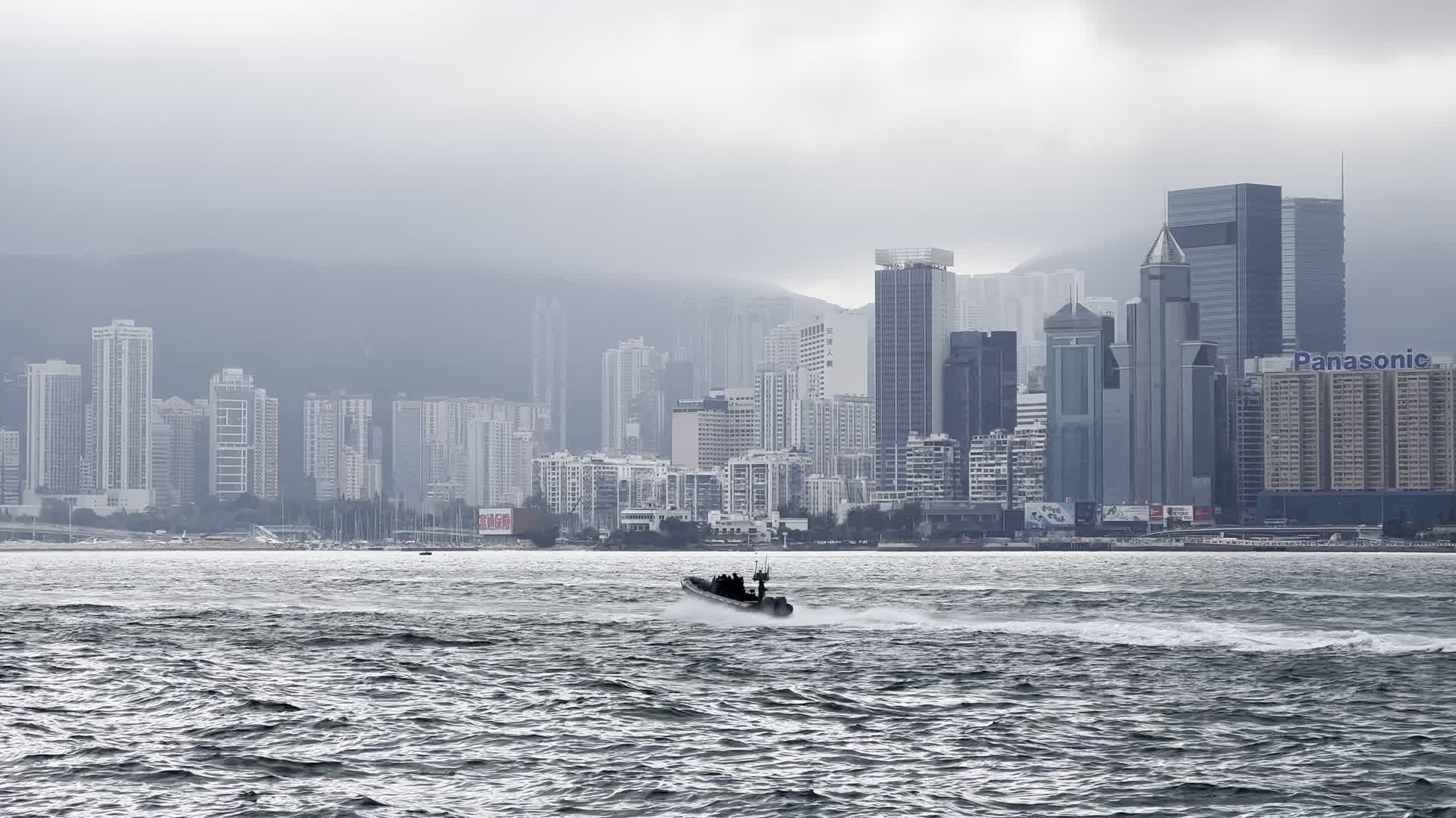 香港维港上的轮船视频的预览图