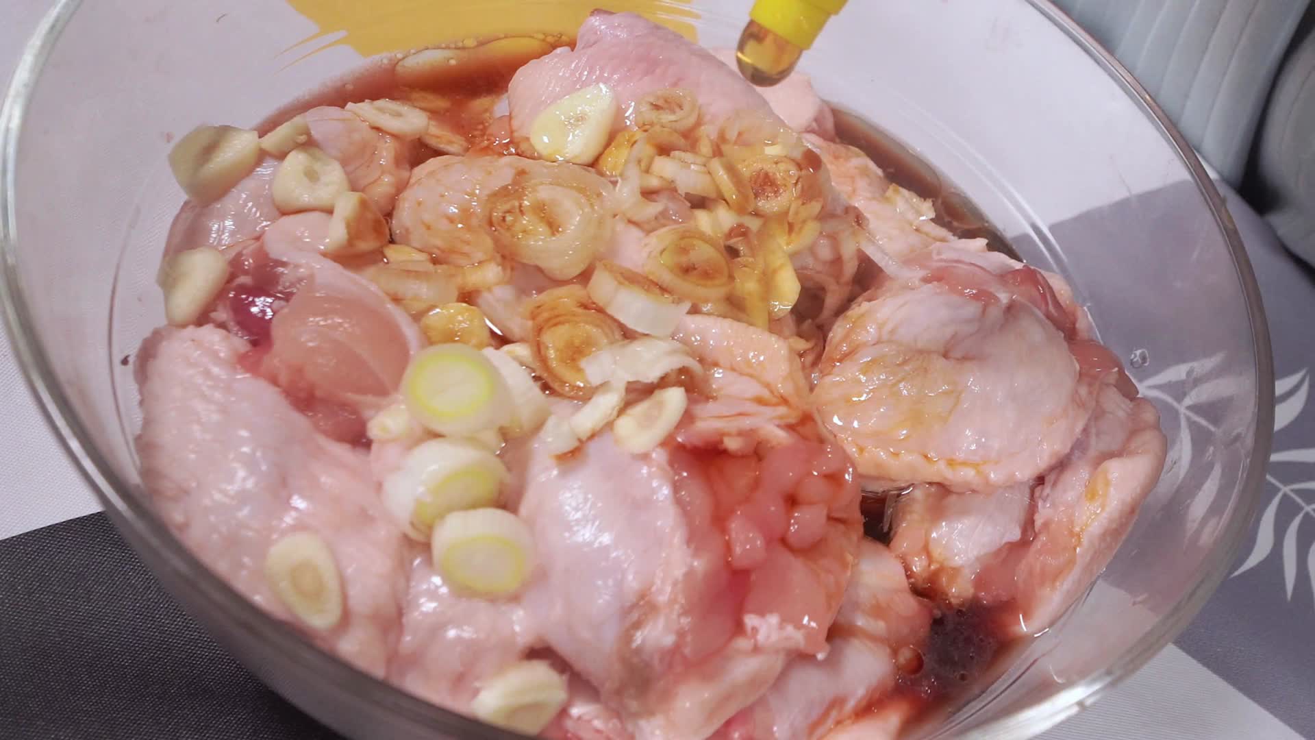 奥尔良鸡翅腌制视频的预览图