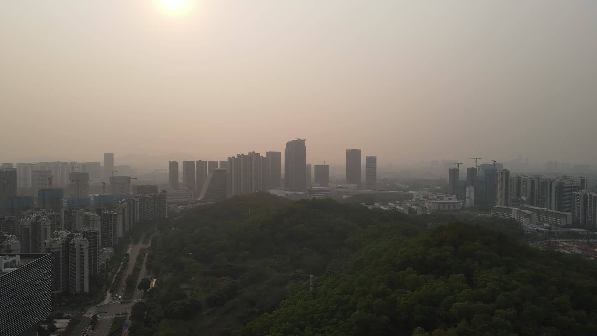 河南郑州城市风光航拍视频的预览图