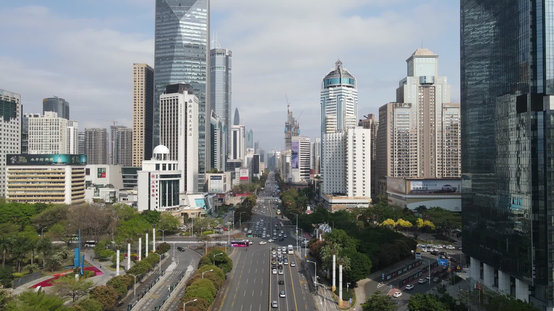 航拍深圳城市风光深南大道华强北视频的预览图