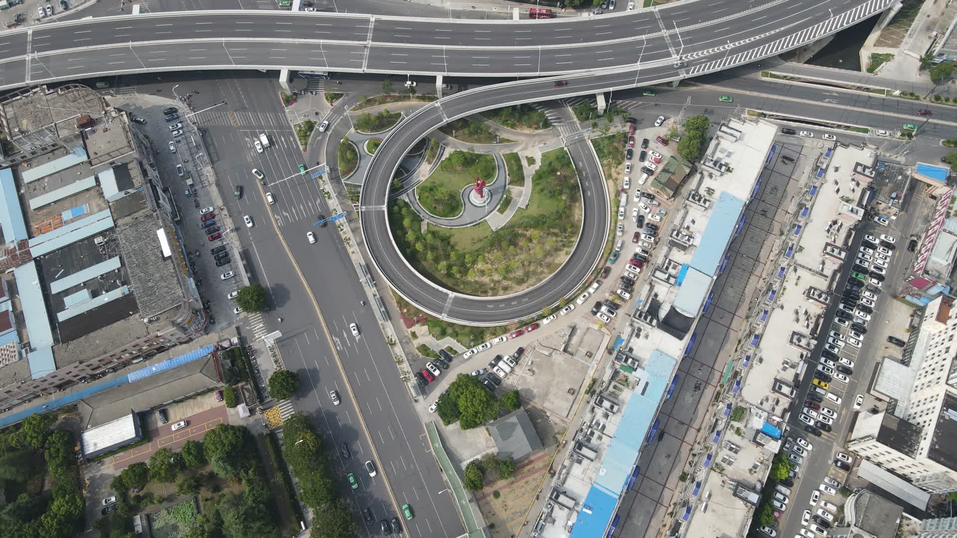 湖北襄阳城市交通大道航拍视频的预览图
