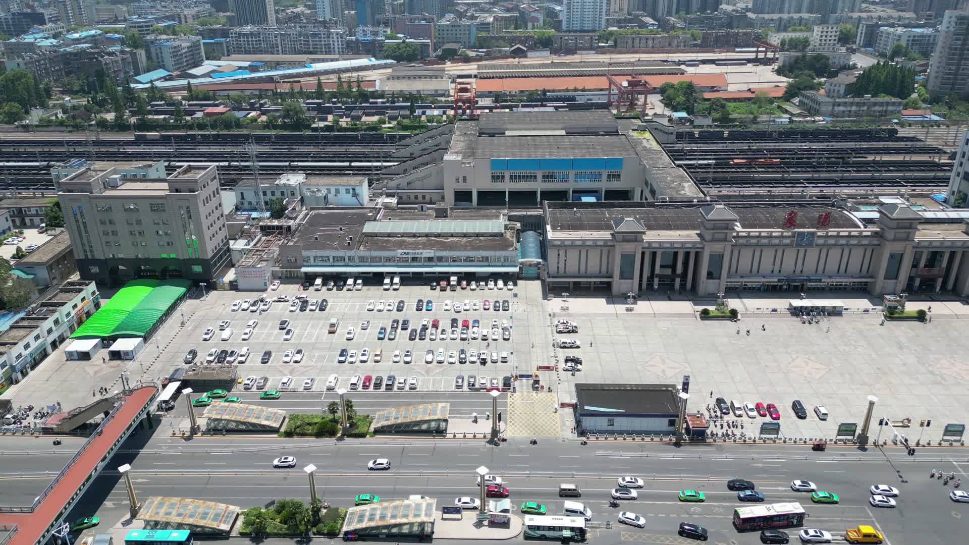 航拍襄阳火车站视频的预览图