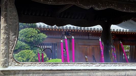 古文化佛教寺院宝山寺内部景观视频的预览图