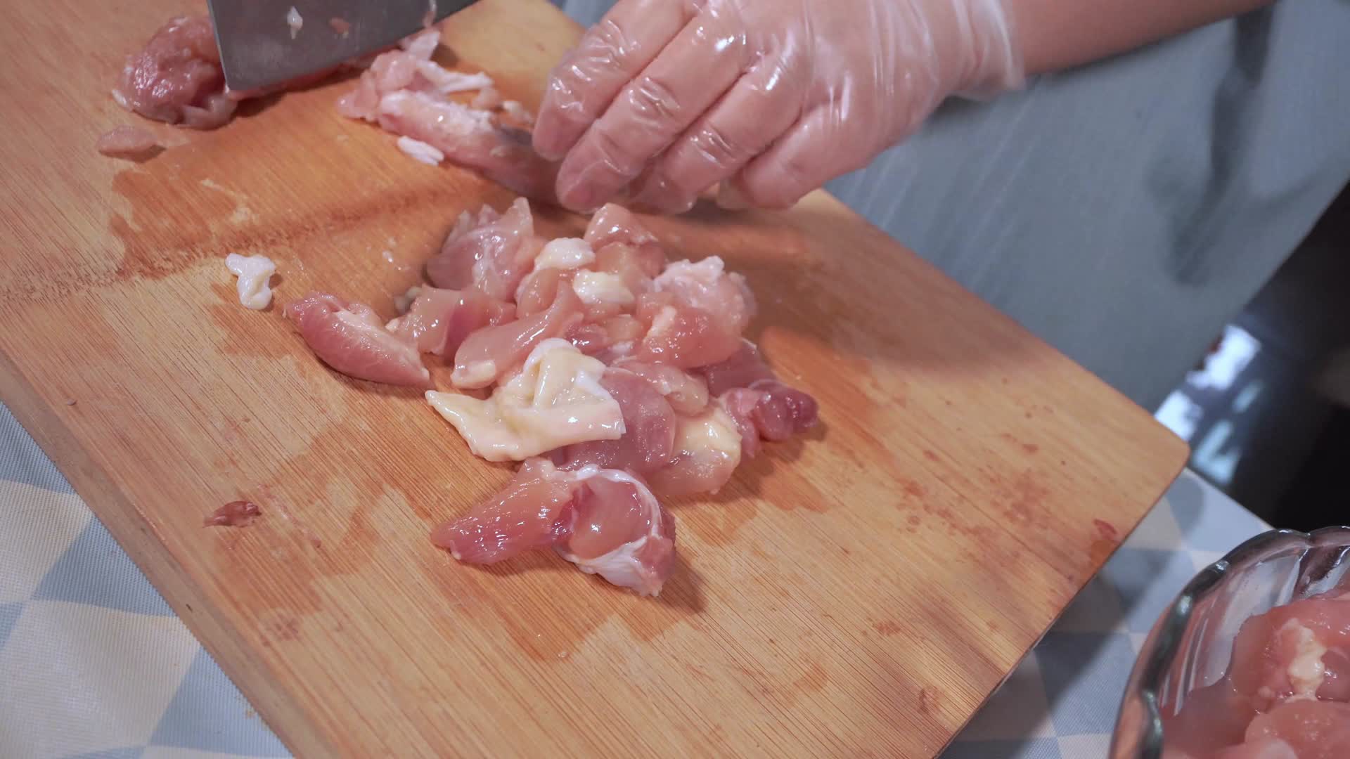 厨师刀工切肉视频的预览图